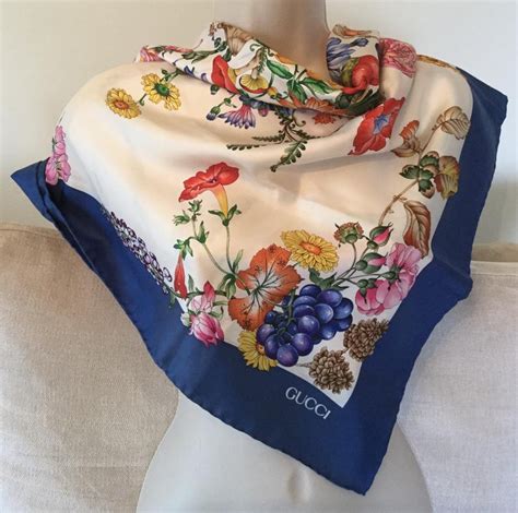 gucci vintage silk scarf